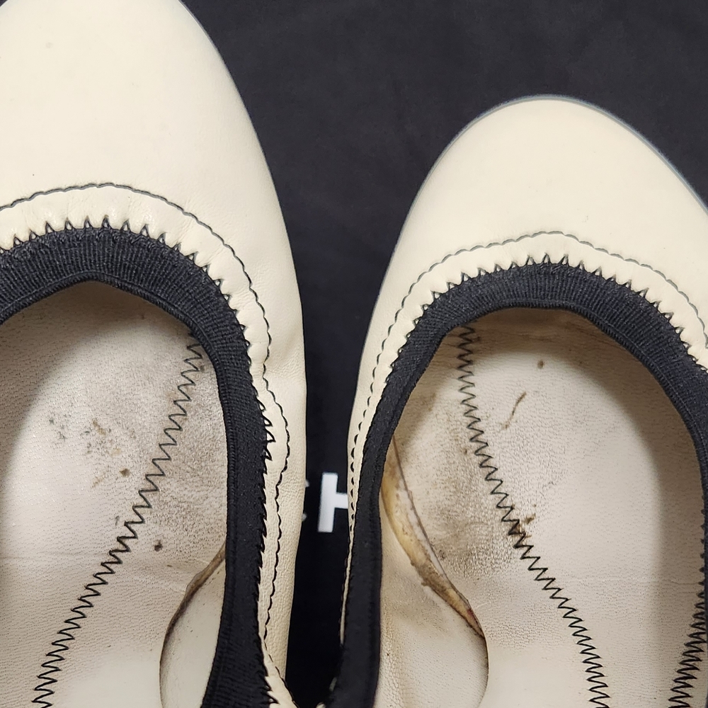 CHANEL Cream and Black CC Logo Kitten Heel Pumps - Picture 10 of 14